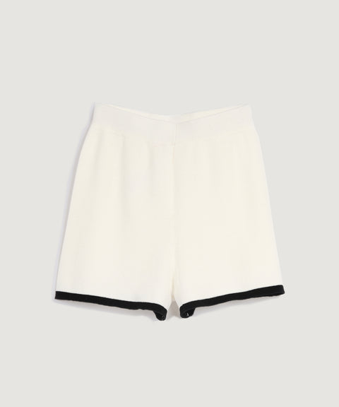 Short en tricot contrasté