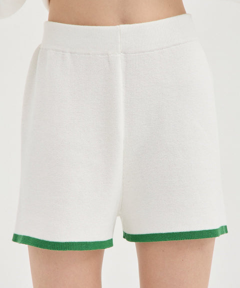 Short en tricot contrasté